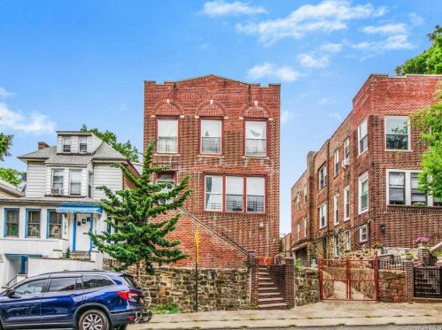 1923 Hennessy Pl, Bronx NY 10453-2910 exterior