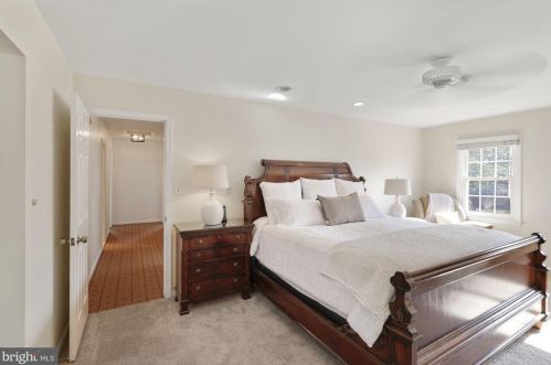 1539 Blue Meadow Rd, Rockville MD 20854-2622 exterior