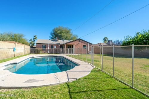 4220 16 Dr, Phoenix AZ 85015-1426 exterior