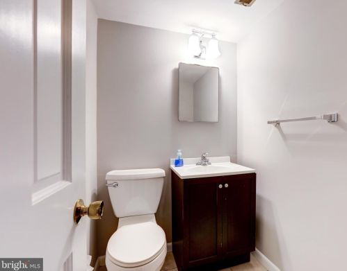 2998 Glenora Ln, Rockville MD 20850-3055 exterior