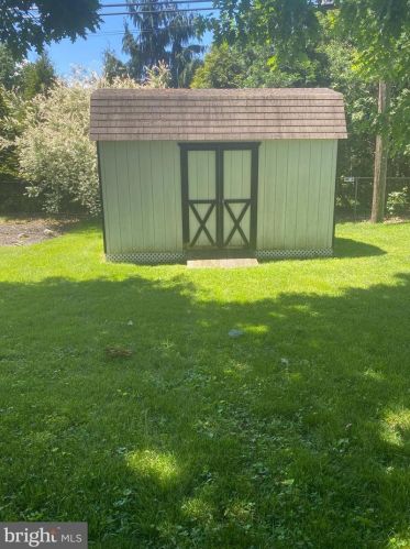 416 Emerson Rd, Huntingdon Valley PA 19006-3024 exterior