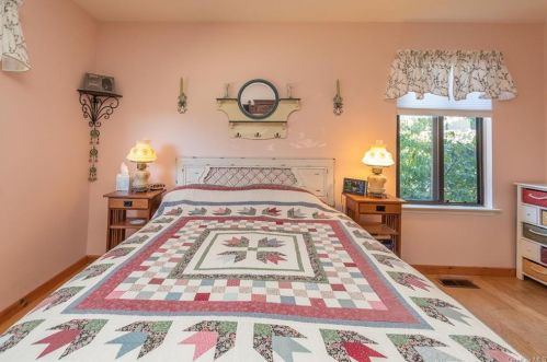 35 Sycamore Dr, Middletown NY 10940-5406 exterior