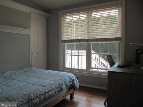 1807 Youngblood St, Mc Lean VA  22101-5244 exterior