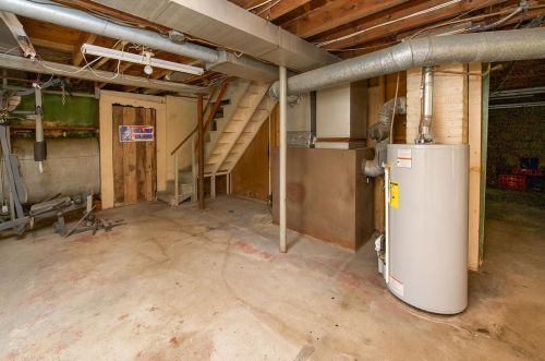 25 Main St, Plaistow NH 03865-3009 exterior