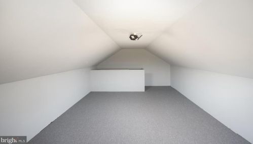 5 Taylor Ct, Columbus NJ  08022-2339 exterior