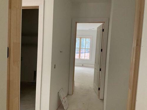 5271 Lk Forrest Dr, Atlanta GA 30342-2524 exterior