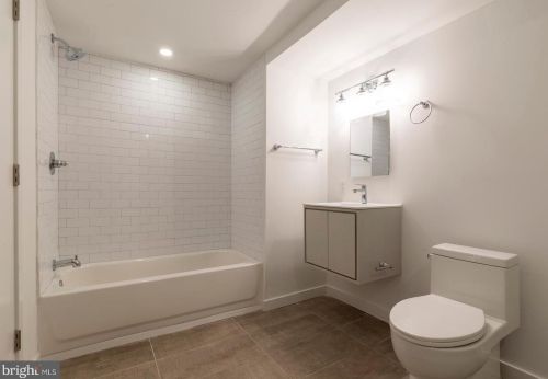 2062 2nd St, Philadelphia PA 19122-0033 exterior