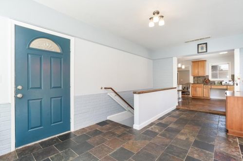 2519 Clairmont Rd, Atlanta GA 30329-2713 exterior