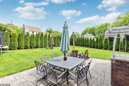 2 Lenhome Dr, Cranford NJ 07016-2954 exterior