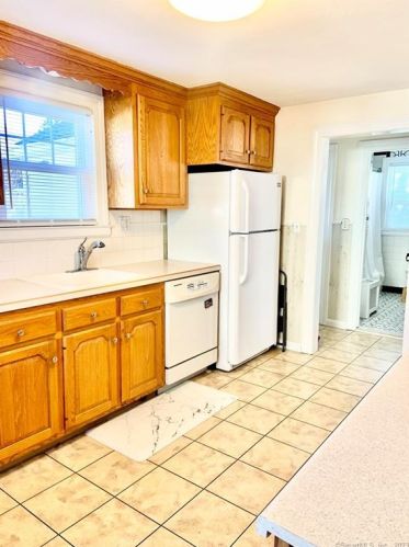 305 Mcclintock St, New Britain CT  06053-2016 exterior