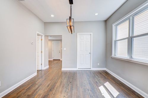 1713 Troy St, Chicago IL 60655-2027 exterior