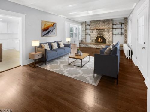 65 High St, Kinnelon, NJ 07405-1140