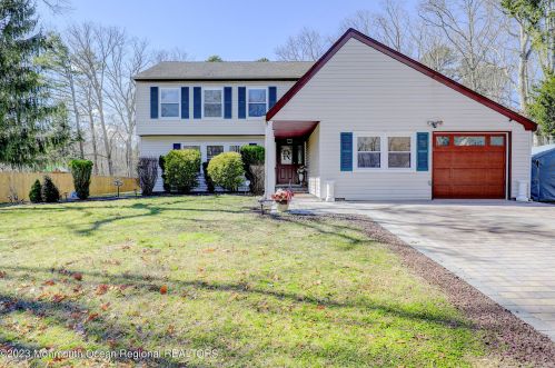 70 Buckingham Dr, Jackson Twp, NJ 08527-2639