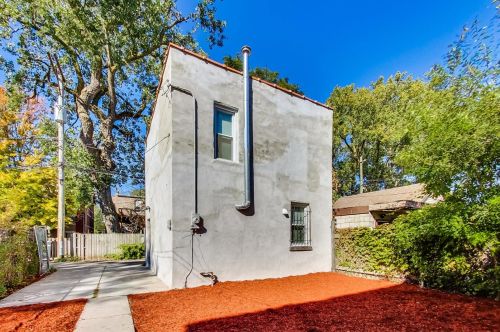 4236 Champlain Ave, Chicago IL  60653-2924 exterior