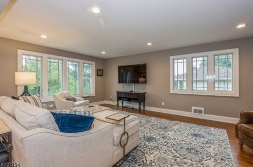 1401 Outlook Dr, Mountainside NJ 07092-1412 exterior