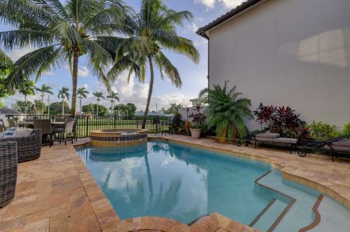 4078 Artesa Dr, Boynton Beach FL 33436-2628 exterior