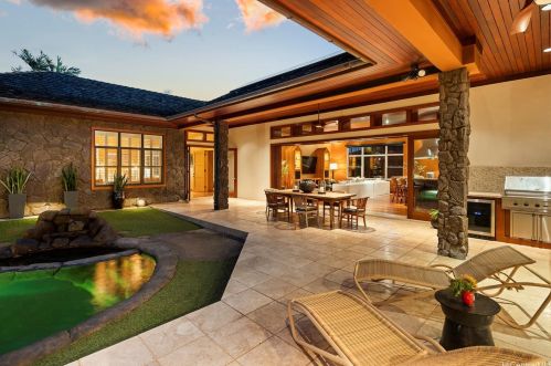 4451 Kolohala St, Honolulu, HI 96816-4939