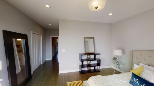 2553 Hillock Ave, Chicago IL 60608-5736 exterior