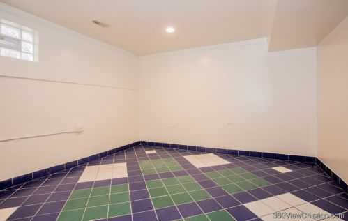 6900 Campbell Ave, Chicago IL 60645-4604 exterior