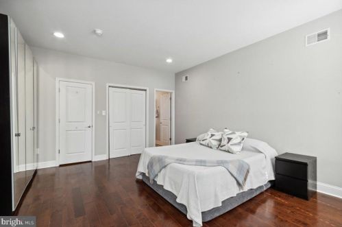 1304 18 St, Philadelphia PA 19140-1015 exterior