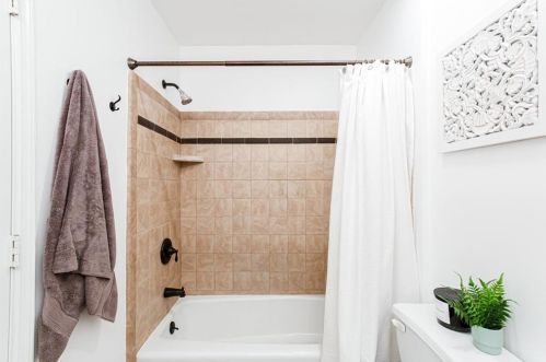 8895 Carroll Mnr Dr, Atlanta GA 30350-2013 exterior