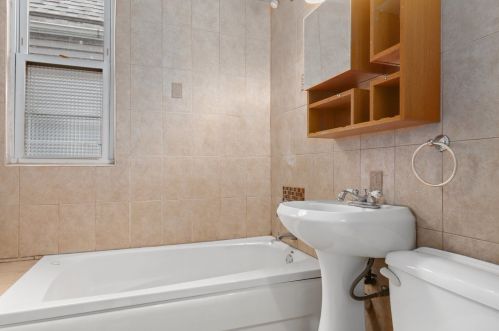 2710 Lawndale Ave, Chicago IL 60655-3312 exterior