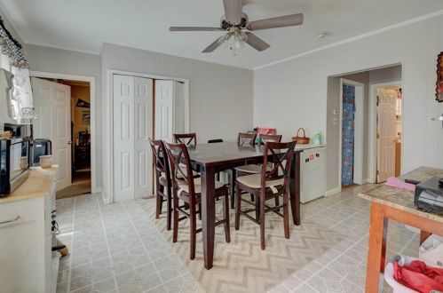 43 5 Ave, Woonsocket RI 02895-5019 exterior