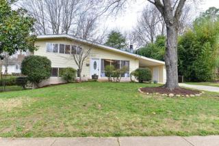 4106 Javins Dr, Alexandria, VA 22310-2039