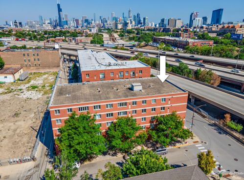 2738 Wentworth Ave, Chicago IL  60616-2724 exterior