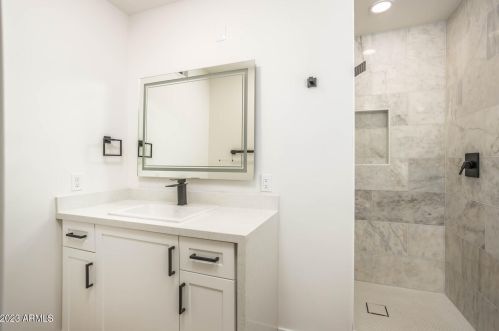 4721 24 St, Phoenix AZ 85016-4824 exterior