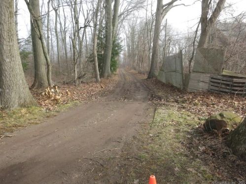 773 Bloomfield Ave, Windsor CT 06095-2812 exterior