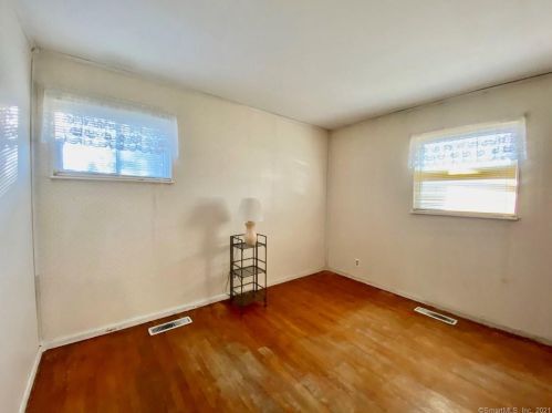 49 Hillcrest Ave, Derby CT 06418-2213 exterior