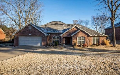 4542 Pecan St, Springdale, AR 72762-0590