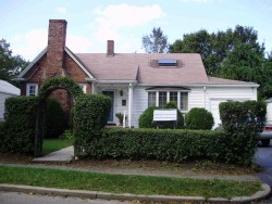 91 Falmouth Rd, Newton, MA 02465-1134
