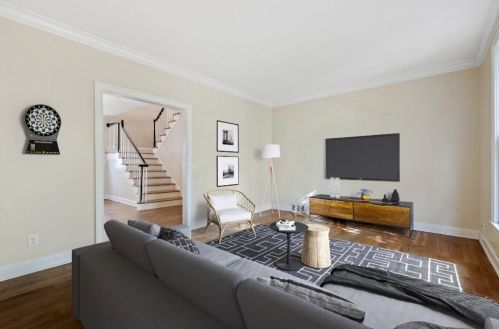 1386 Hanover West Dr, Atlanta GA 30327-1139 exterior