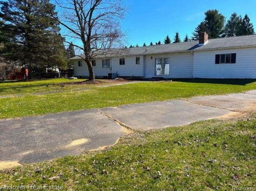 1373 Haines Rd, Lake Nepessing, MI 48446-8602