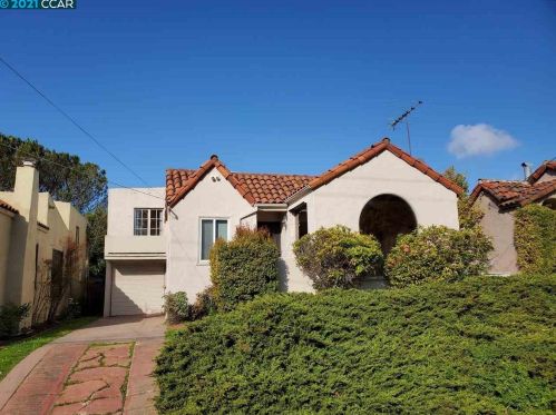 612 Curtis St, Berkeley, CA 94706-1421