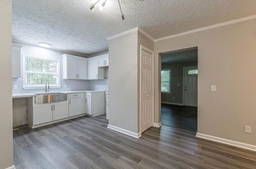 3250 Mount Gilead Rd, Atlanta GA  30311-5202 exterior