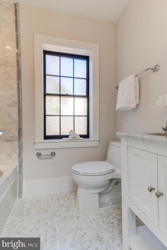 3025 Dent Pl, Washington DC 20007-2916 exterior