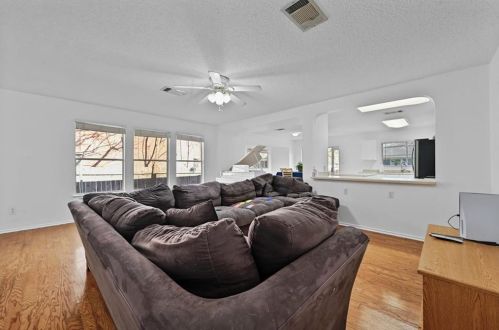 7905 Bramble Bush Dr, Austin TX exterior