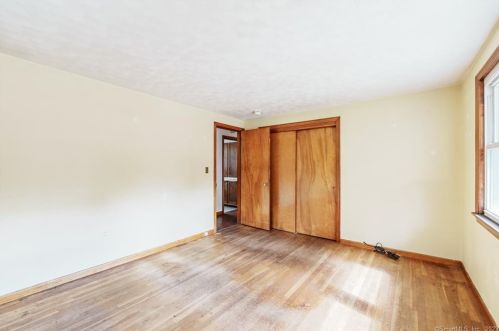 22 Orch Hl Dr, Enfield CT 06082-4313 exterior