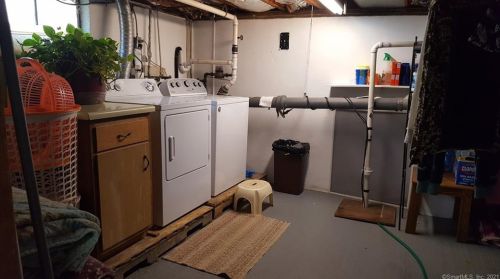 10 Girard St, Norwalk CT 06850-2914 exterior