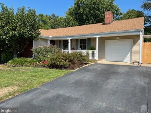 38 Roxboro Rd, Trenton, NJ 08648-3925