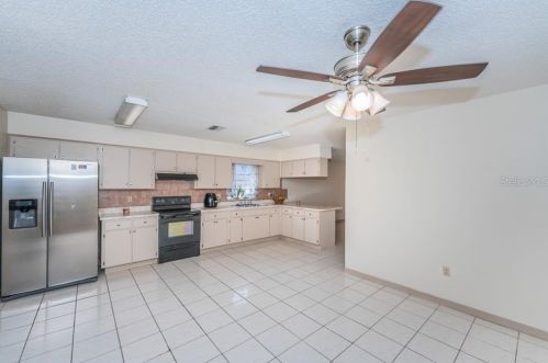 6820 Thatcher Ave, Tampa FL 33614-3823 exterior