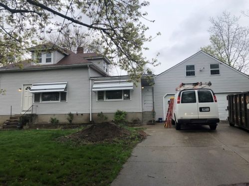 26 Hayes St, Woonsocket, RI 02895-2320