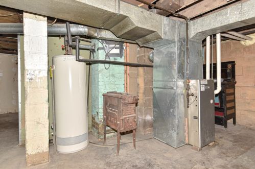 1109 18 St, Milwaukee WI 53233-1131 exterior