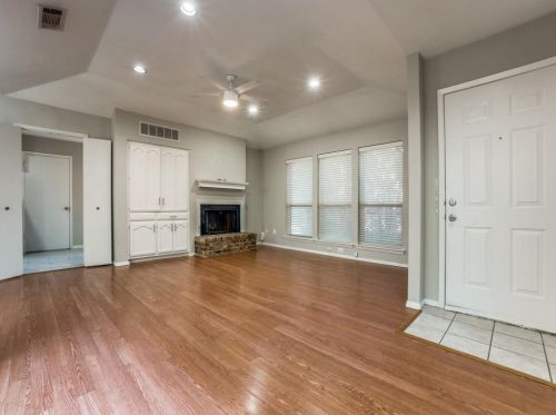 3042 Airhaven St, Dallas TX  75229-2451 exterior