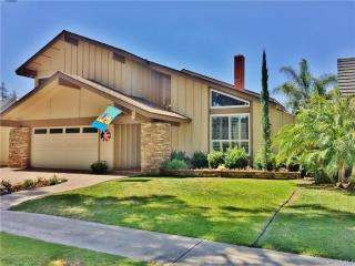1942 Brookshire Ave, Tustin CA  92780-6647 exterior