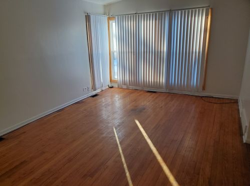 9409 Wallace St, Chicago, IL 60620-2347