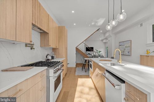 4315 Boone St, Philadelphia PA 19128-5003 exterior